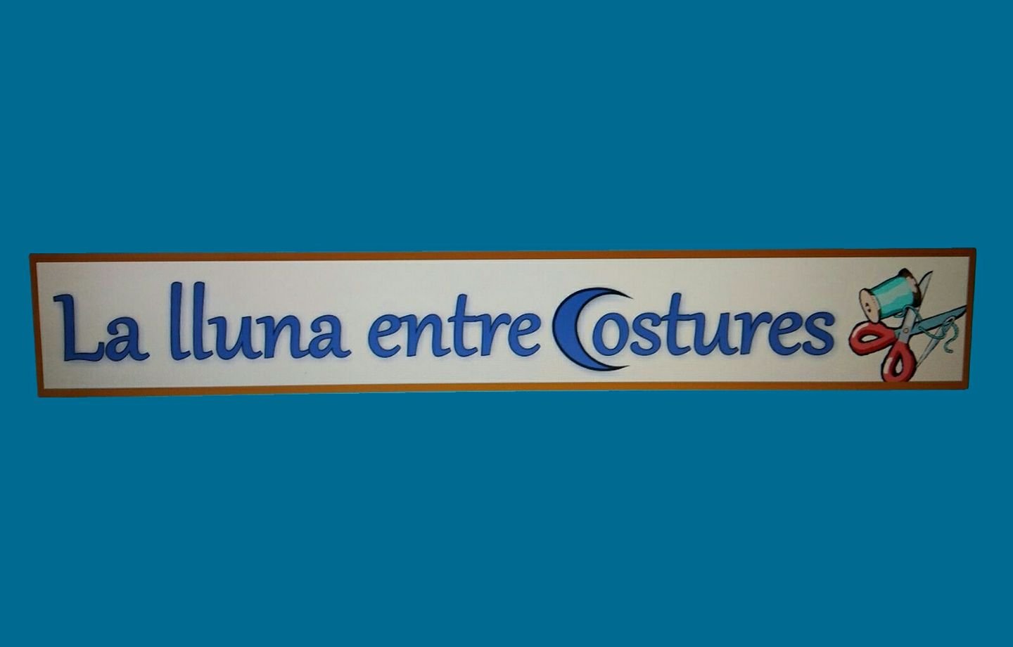 La lluna entre costures